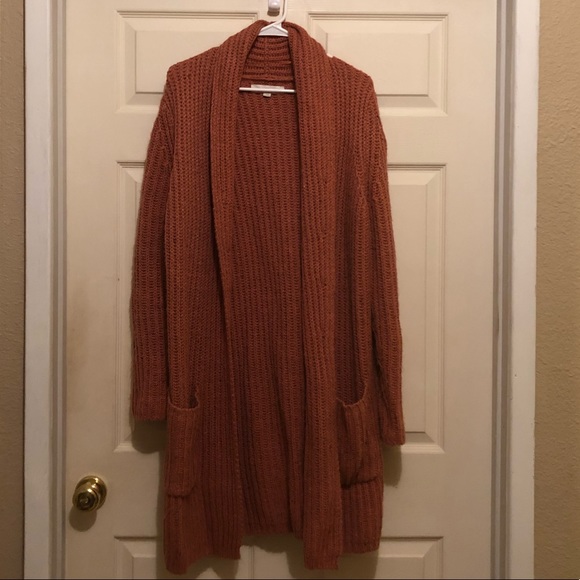 Cute knit sweater - Picture 1 of 6